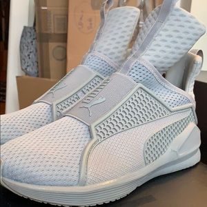 MOVING - MUST GO!! - Fenty Puma